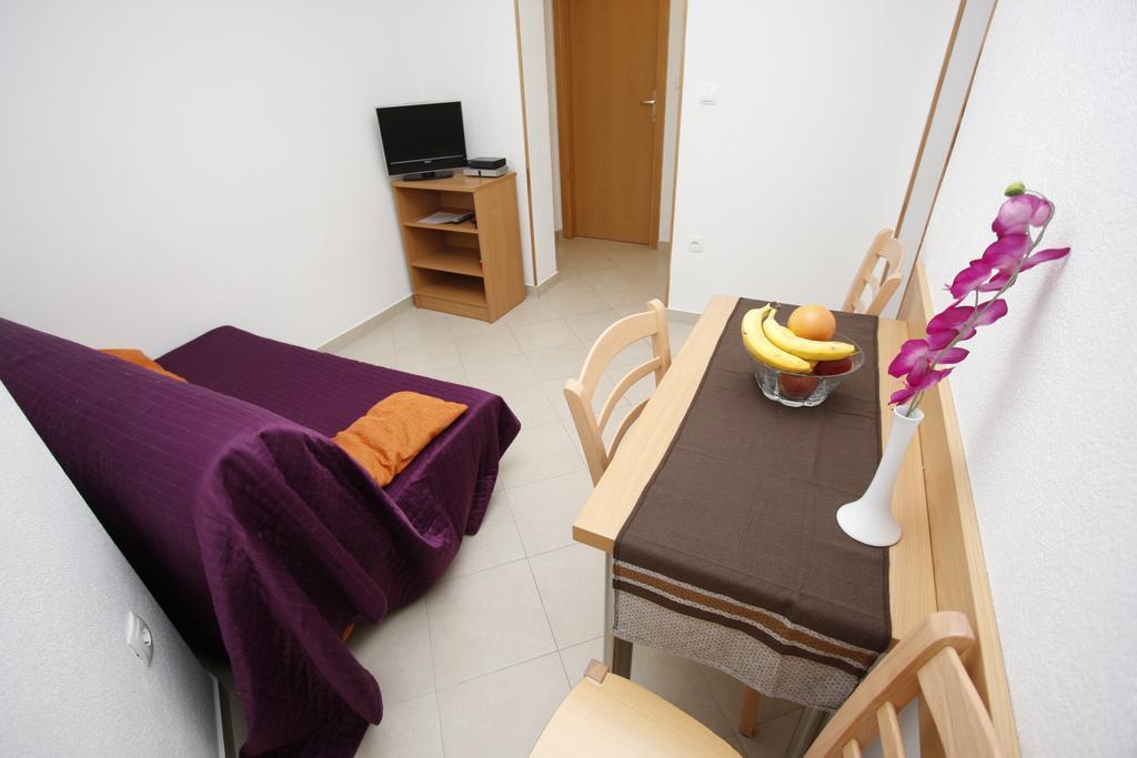 Apartments Neva Makarska Bilik gambar