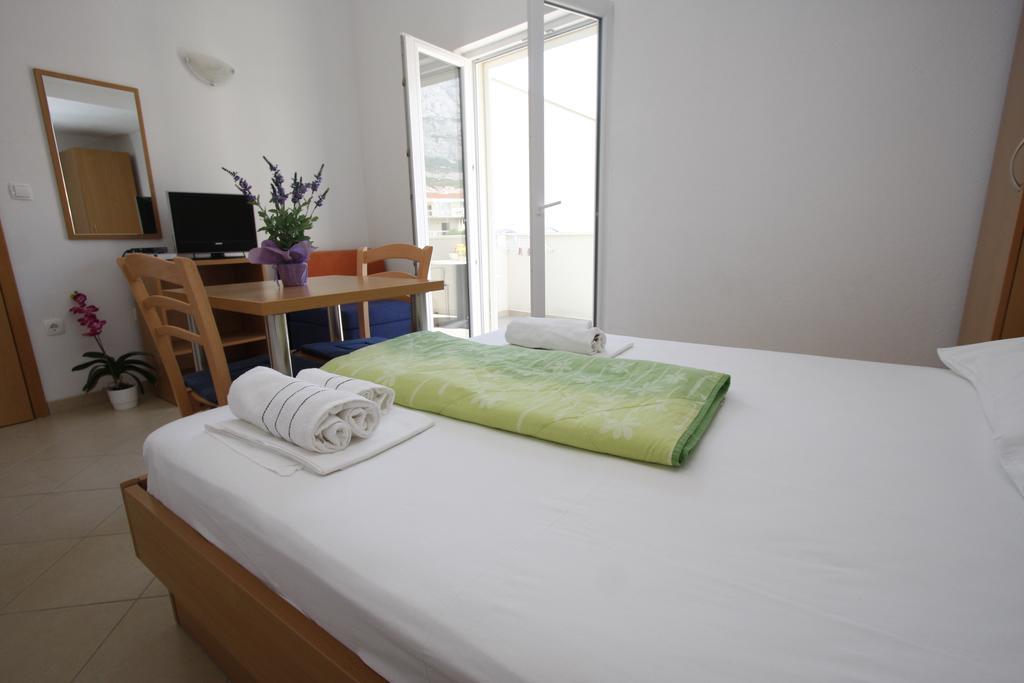 Apartments Neva Makarska Bilik gambar