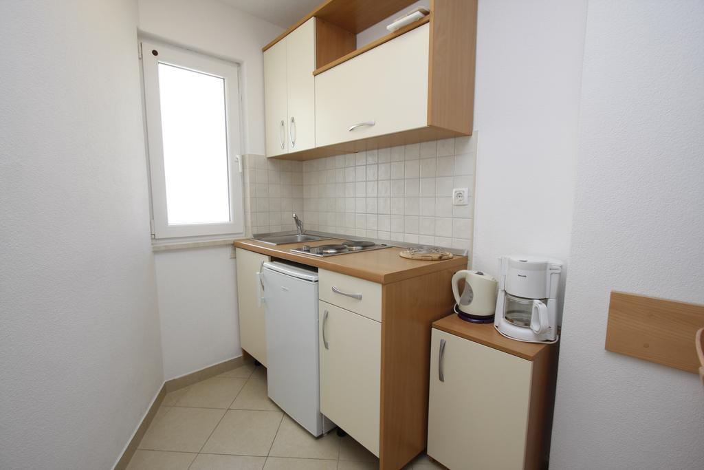 Apartments Neva Makarska Bilik gambar