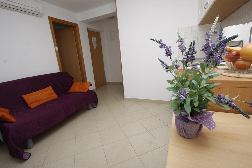 Apartments Neva Makarska Bilik gambar