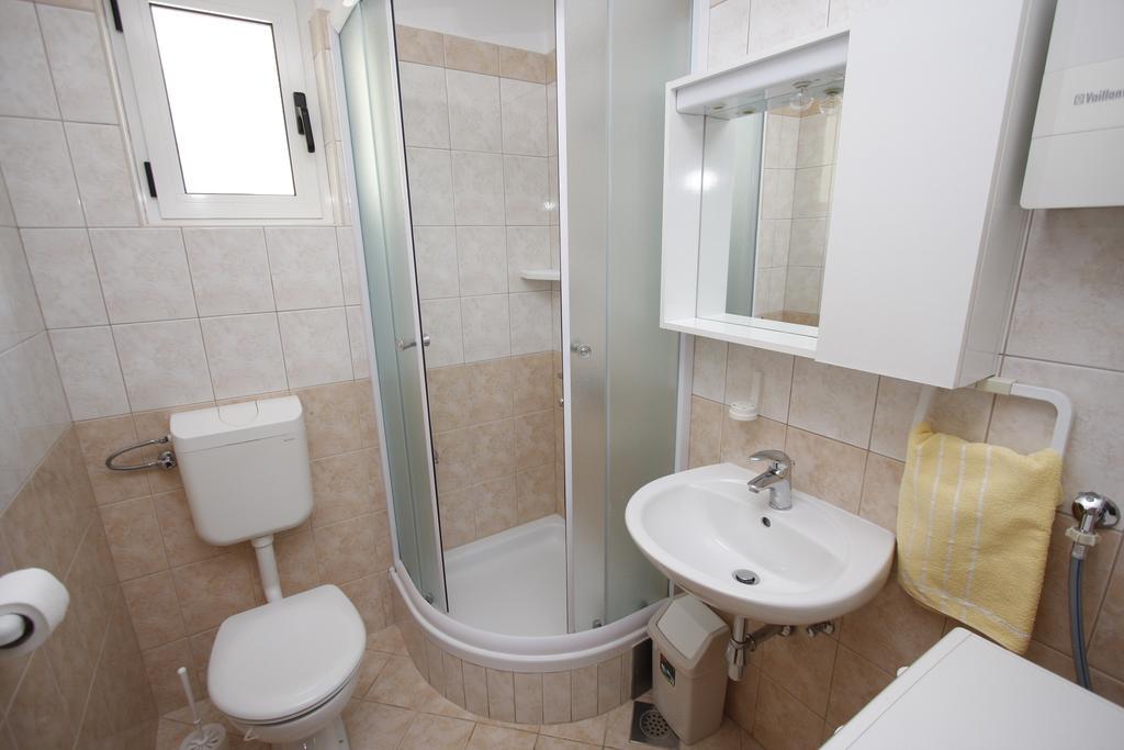 Apartments Neva Makarska Bilik gambar